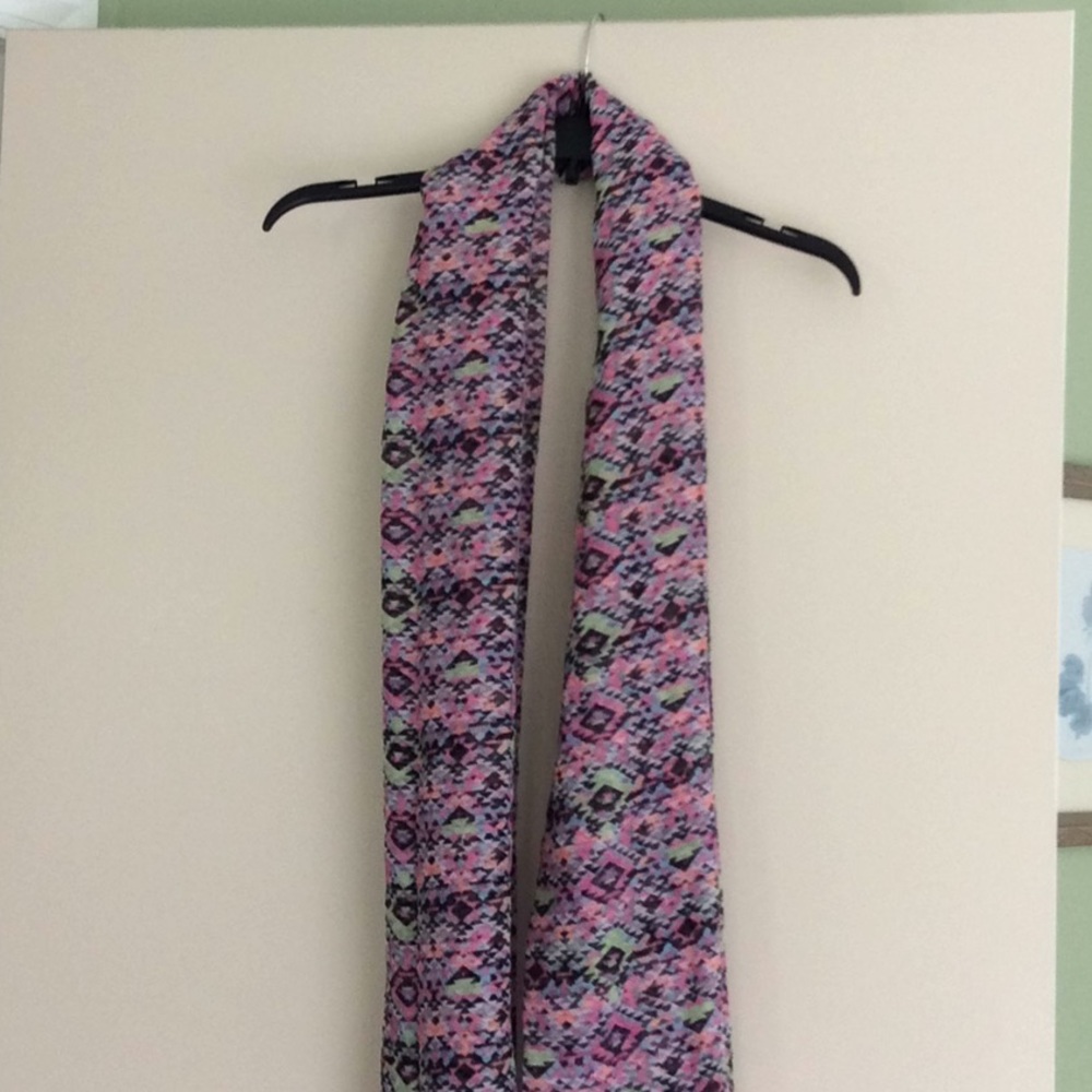 2/$11 Very pretty scarf